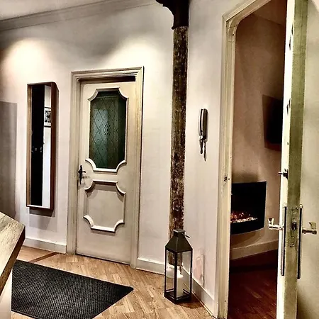 Experience Apartment *